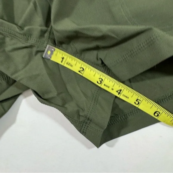 New Title Nine Clamberista Shorts 4 Inseam Green Size 6 Hiking - Picture 6 of 6